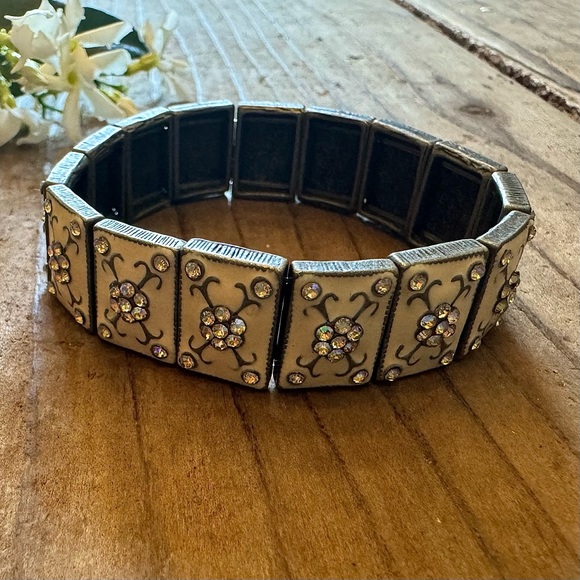 Vintage 🌸 Boho Cream & Rhinestone Enamel Stretch Bracelet Princesscore Floral - Picture 7 of 9